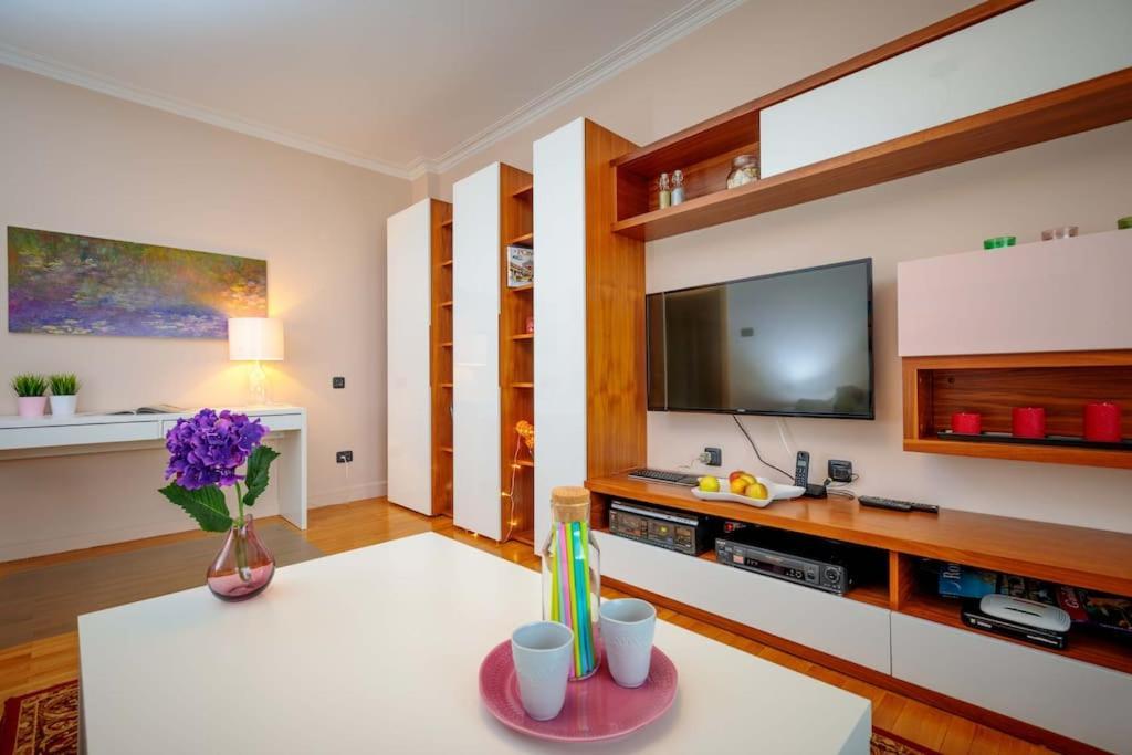 Green Apartment - Top Location, Near City Center! Sofia Bagian luar foto