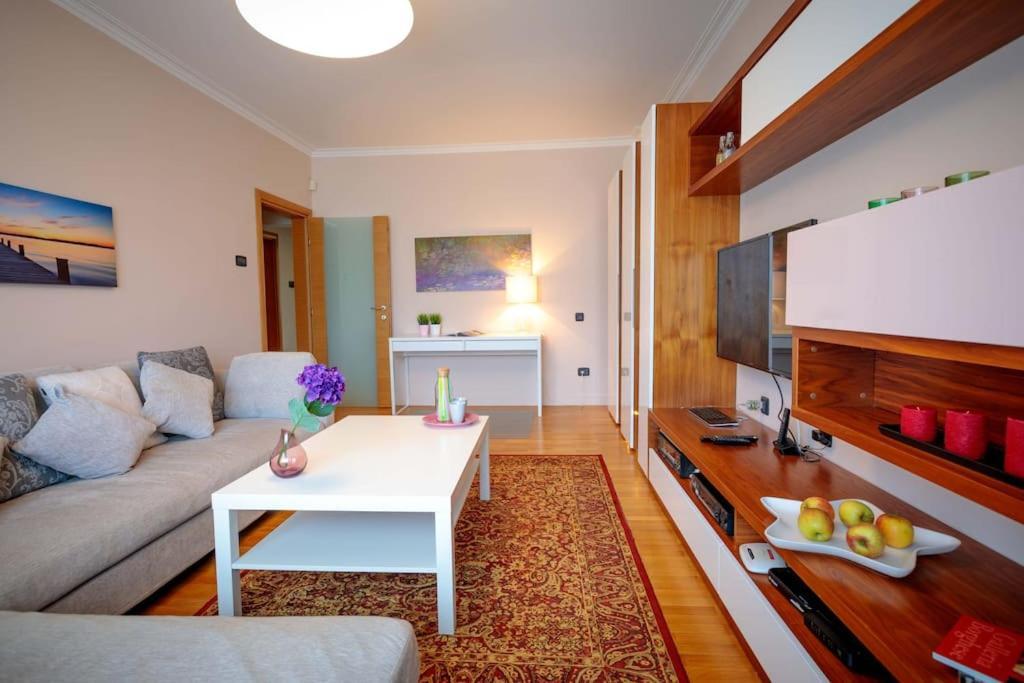 Green Apartment - Top Location, Near City Center! Sofia Bagian luar foto
