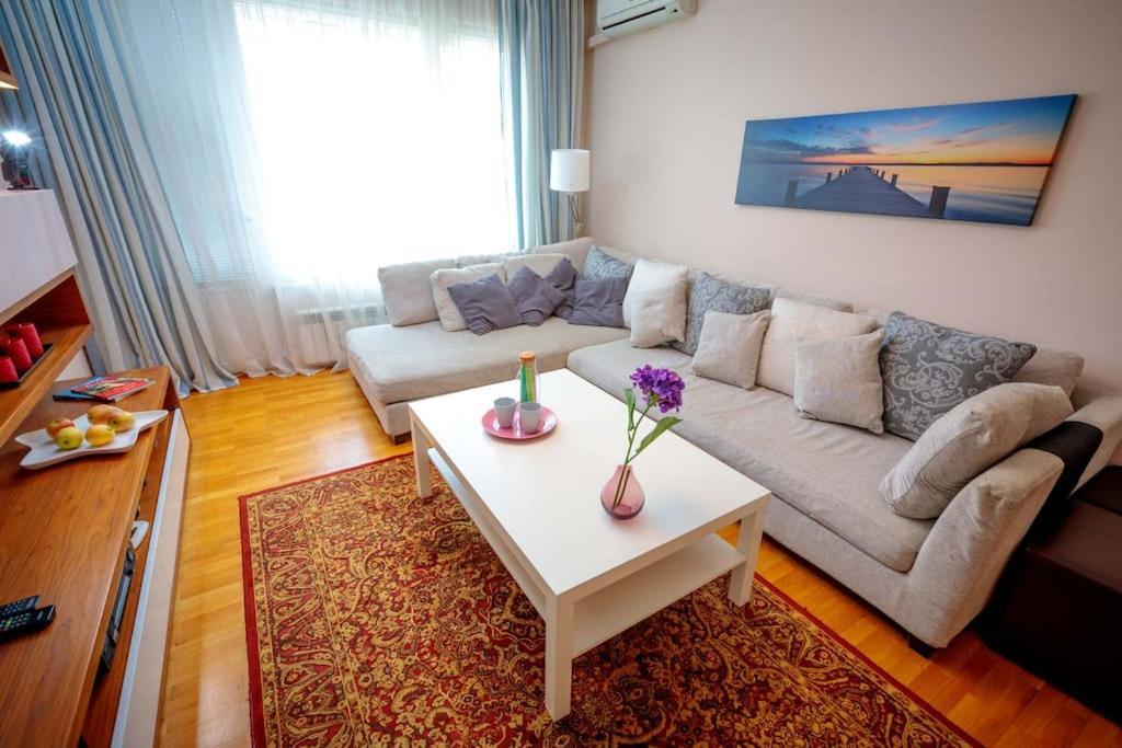 Green Apartment - Top Location, Near City Center! Sofia Bagian luar foto
