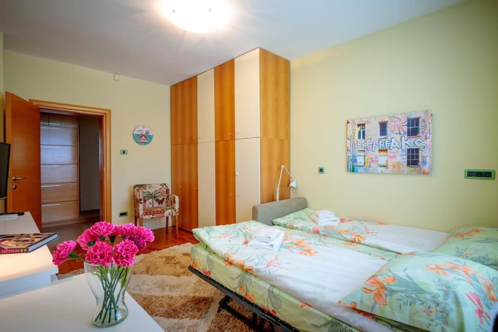 Green Apartment - Top Location, Near City Center! Sofia Bagian luar foto